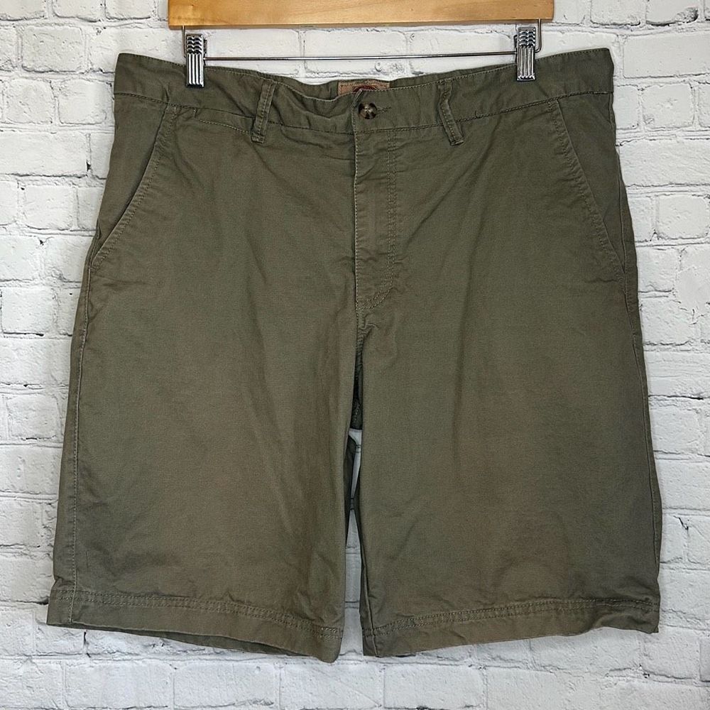 Boston Traders Men's Olive Green‎ Shorts Size 38